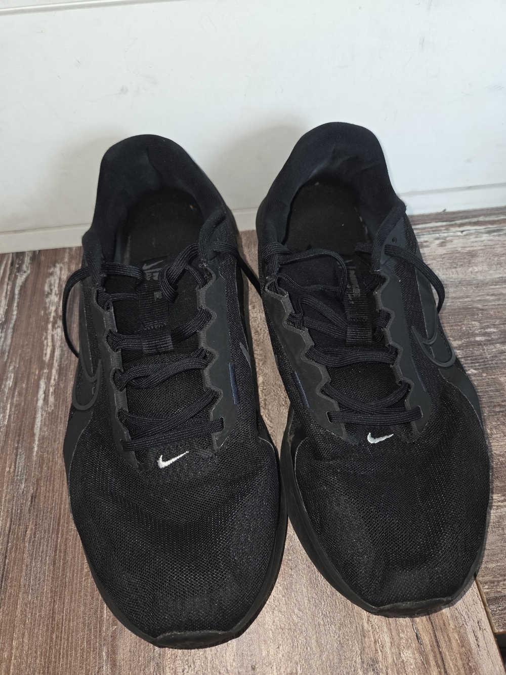 Nike Men’s Black Lightweight Running Shoes